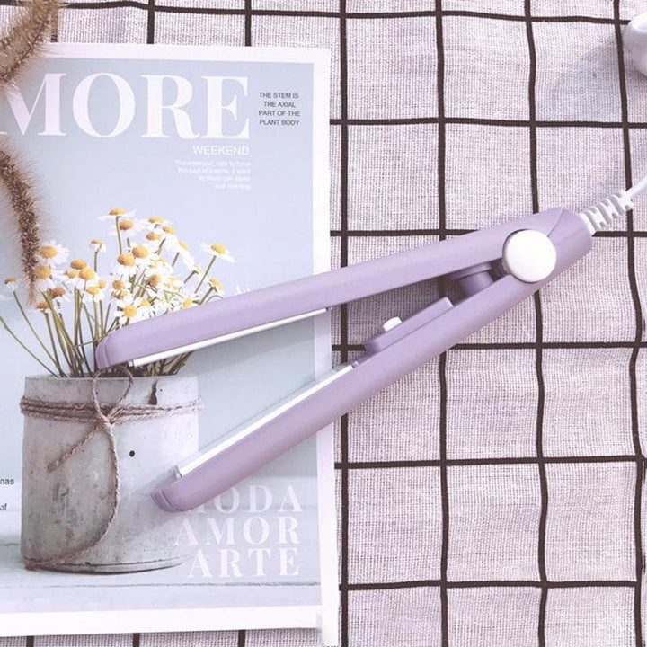 Schneller Mini 2-in-1 Glätteisen & Lockenstab für Damen. Kompaktes Stylinggerät mit schonenden Keramikplatten für unterwegs.