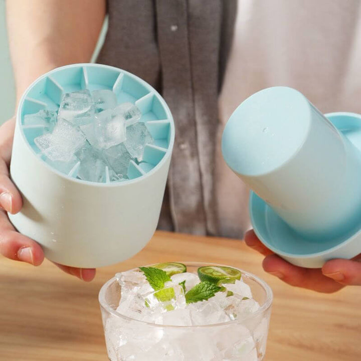 Hochwertiger BPA-freier Silikon Eiswürfelbereiter, flexibel & robust für langanhaltende Kühlung.