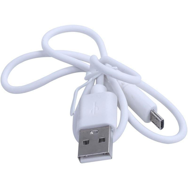 Frischer Proteinshake gemixt im tragbaren USB-Mixer. Ideal für Fitnessstudio und Sportler.
