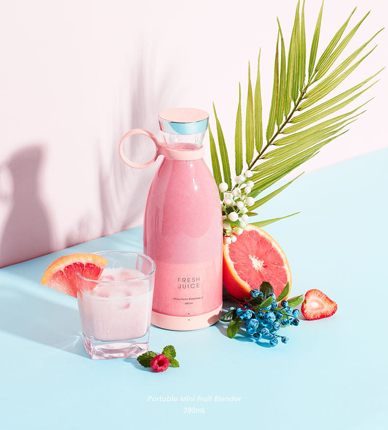 Rosa 350ml USB Mixer Flasche für einfache Zubereitung von Smoothies. Ihr kompakter Begleiter für Gesundheit & Fitness.