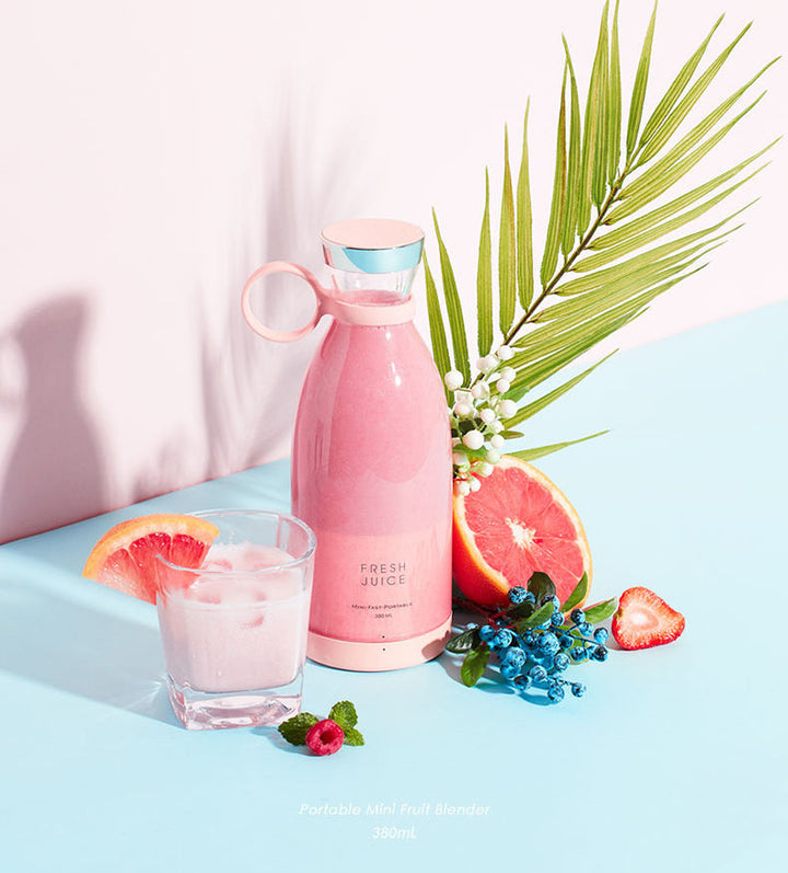 Rosa 350ml USB Mixer Flasche für einfache Zubereitung von Smoothies. Ihr kompakter Begleiter für Gesundheit & Fitness.