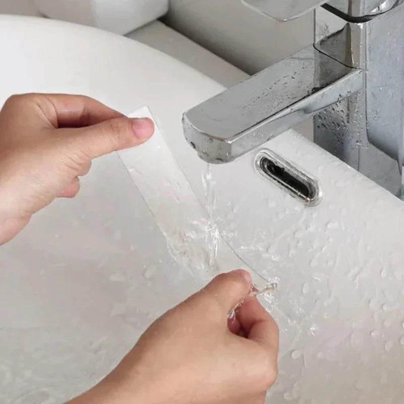 Rückstandsloses Klebeband, doppelseitig & transparent; wiederverwendbar für saubere, bohrfreie Installationen.