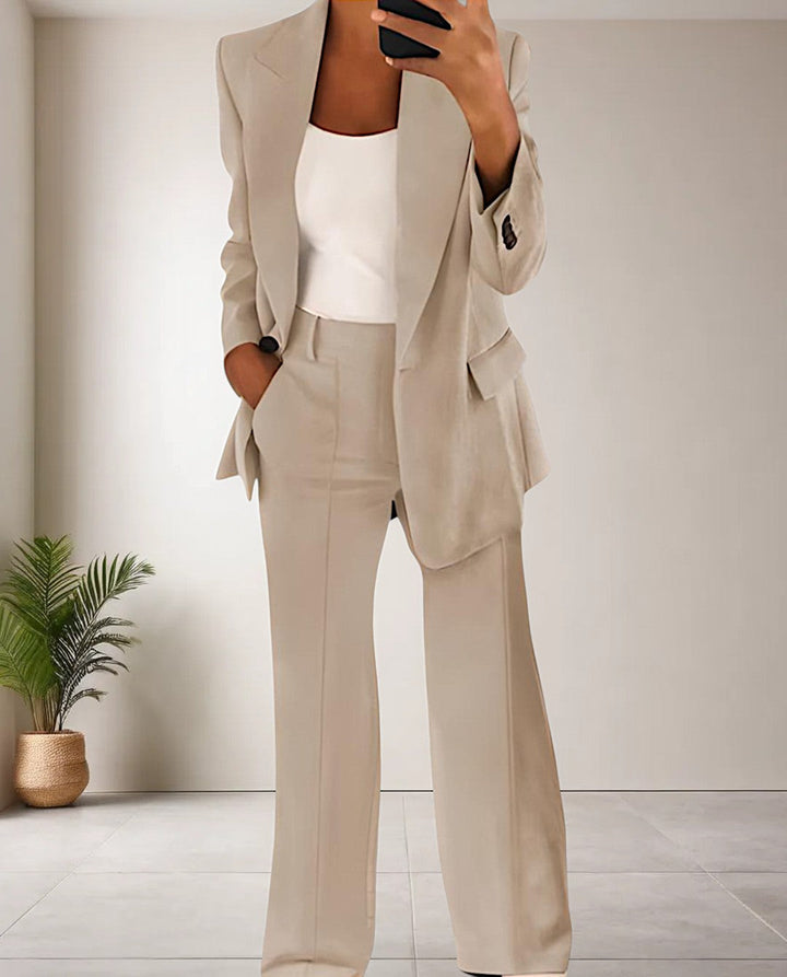 Moderner Damen Hosenanzug, Set perfekt für Freizeit und Alltag. Vielseitiges Outfit mit Komfort.