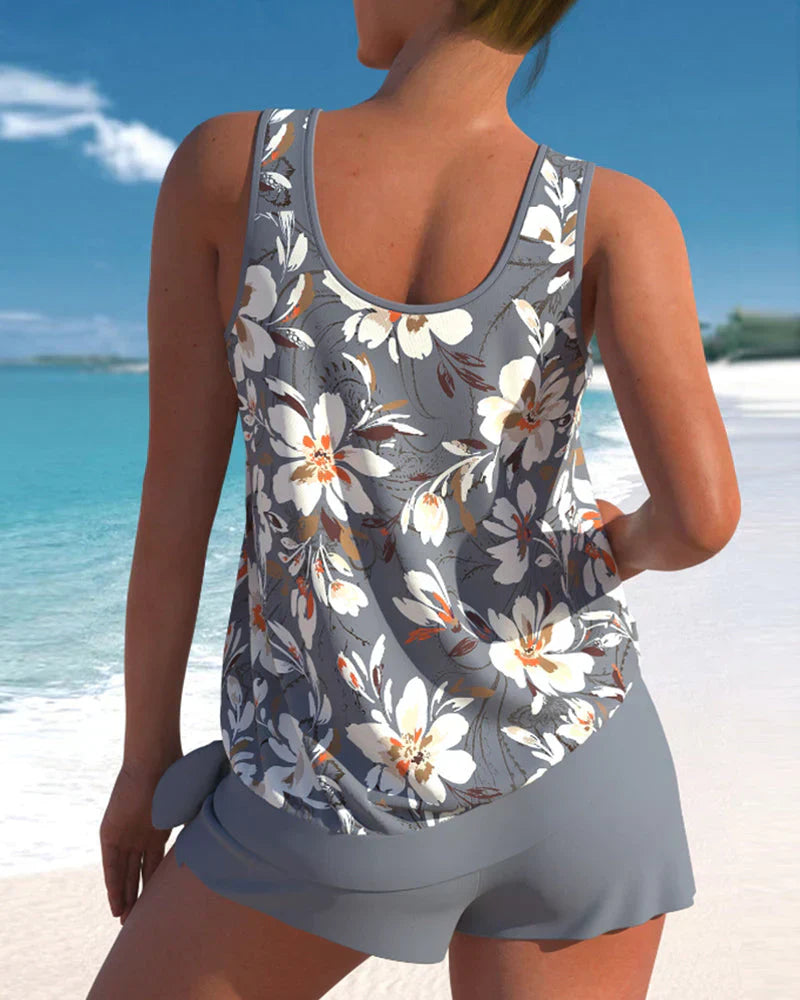 Moderner Damen Tankini, ideal für den Sommer. Bequeme Strandbekleidung für Schwimmen & Urlaub am Pool.