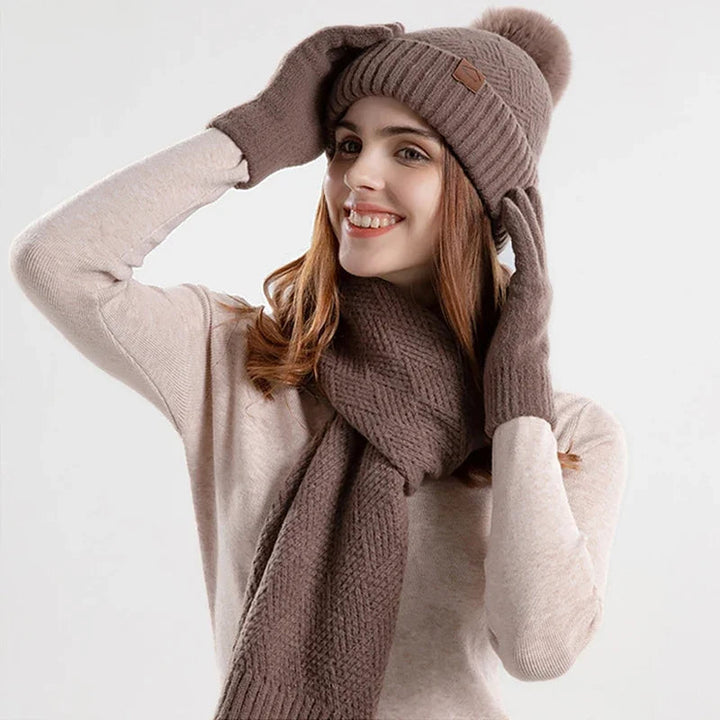 Elegantes Damen Winter Set Lara: Strick-Mütze, Schal & Handschuhe als komplette Winter-Accessoires für Sie.