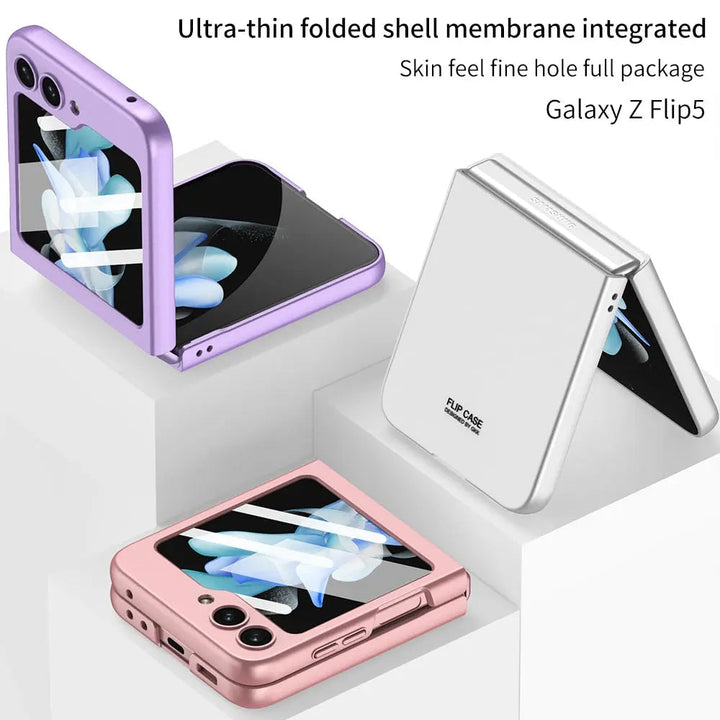 Elegante Galaxy Z Flip 5 Handyhülle, matt & schlank, bietet zuverlässigen Schutz.