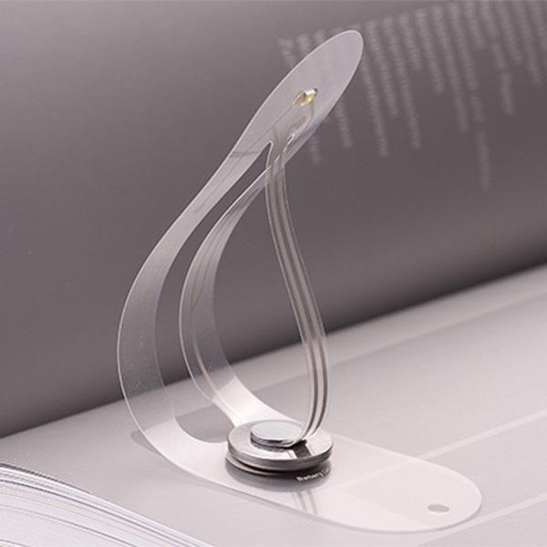 Augenschonendes LED-Leselicht als Lesezeichen; ultraflach, akkubetrieben und perfekt für lange Lesesessions.