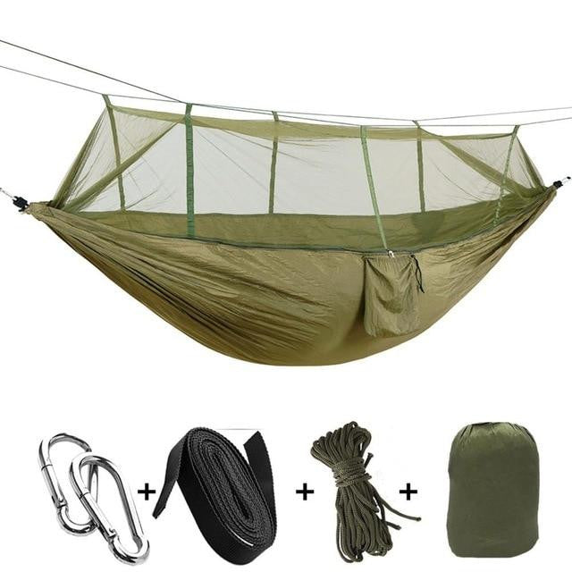 Ultraleichte & portable Camping-Hängematte aus Nylon mit integriertem Mückennetz für sicheren Outdoor-Schlafplatz.