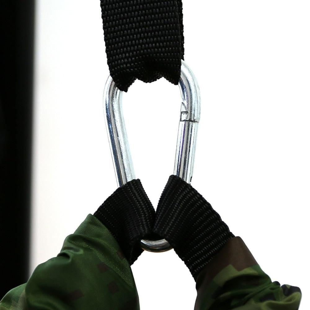 Portable Hängematte aus robustem Nylon, ultraleicht und kompakt für Rucksackreisen und Outdoor-Schlafplatz.