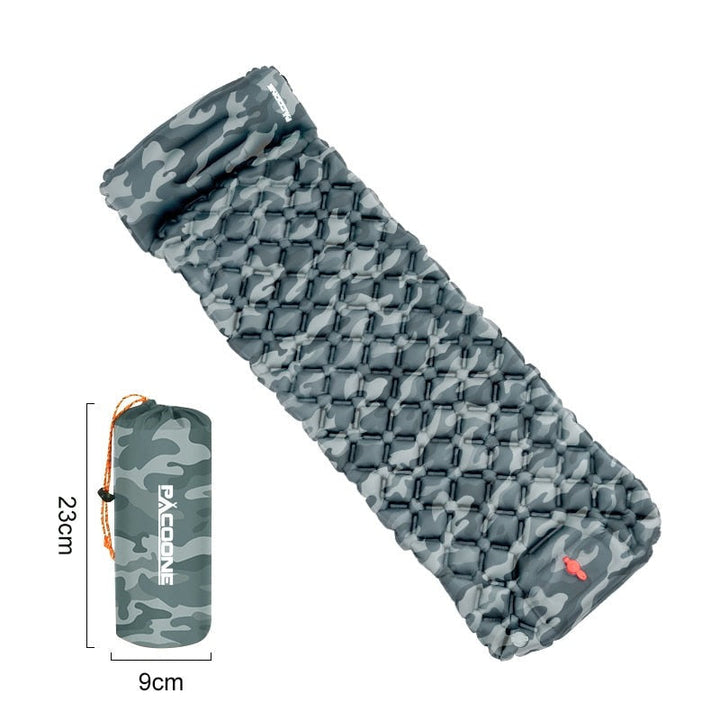 Bequeme, ultraleichte Luftmatratze für Camping, wasserdicht mit integrierter Pumpe für Komfort.