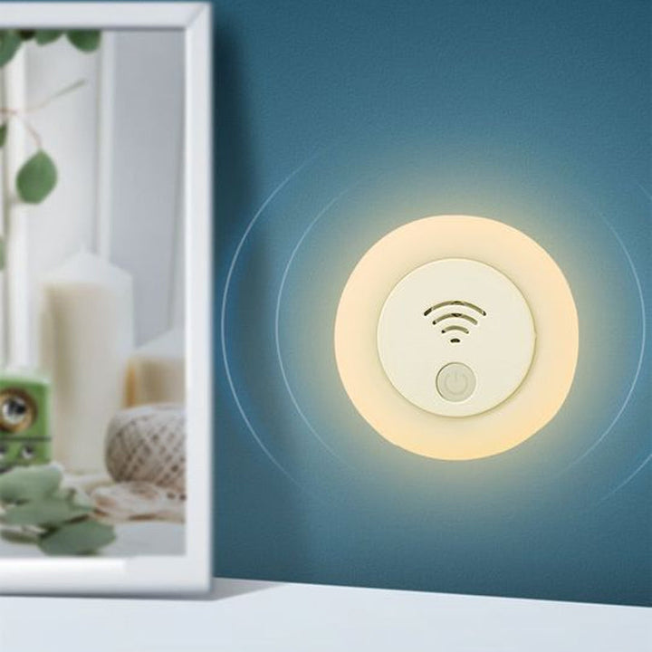 Ultraschall-Schädlingsvertreiber mit Nachtlicht für Insekten und Nagetiere; leise, sicher für Haustiere.