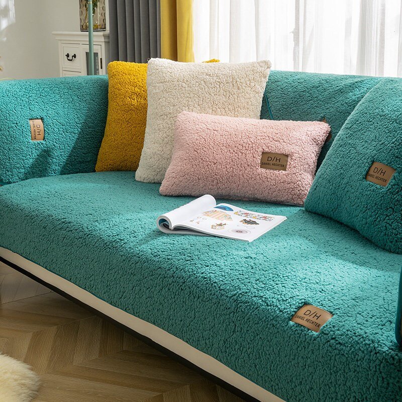 Stilvoller Sofabezug für ein schönes Wohnzimmer. Schützt die Couch und erneuert das Ambiente.