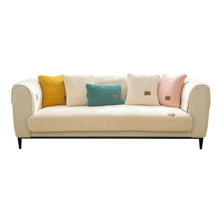 Rutschfester Sofabezug erneuert die Couch optisch. Waschbar und bietet zuverlässigen Fleckenschutz.