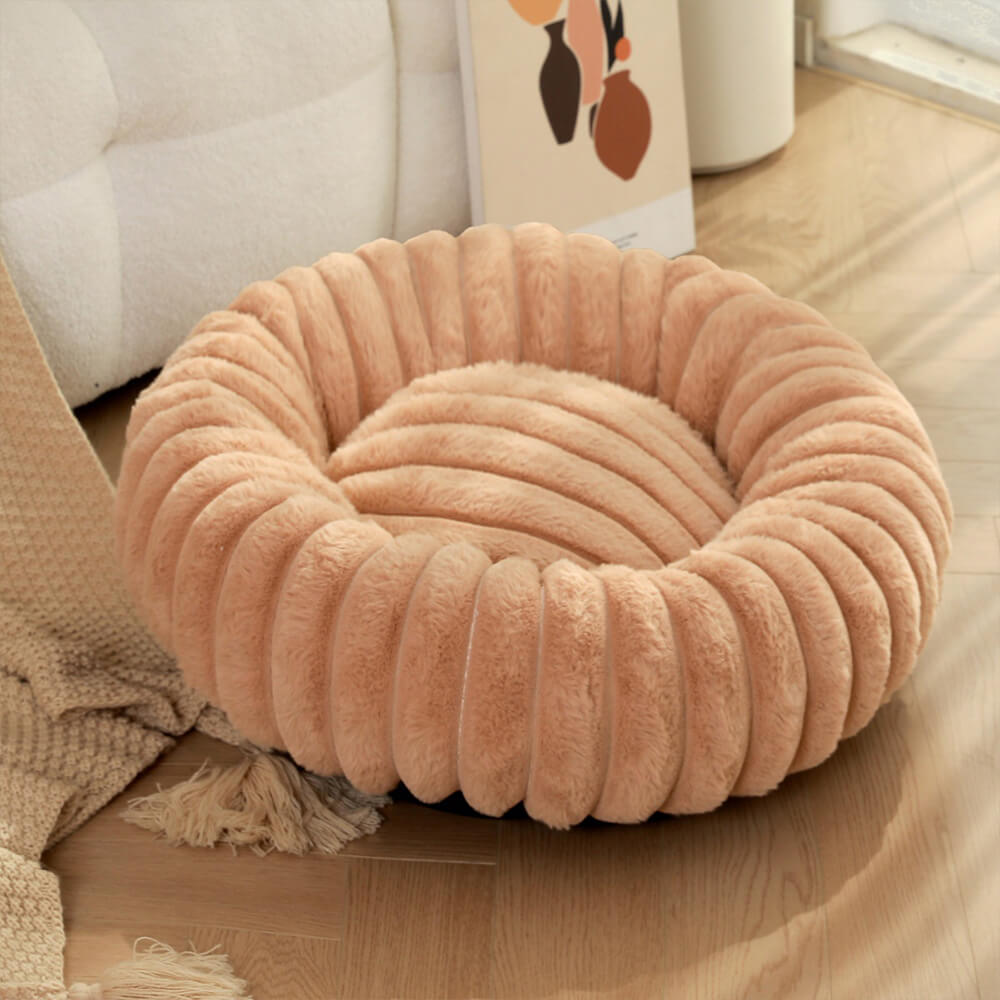 Flauschiges, rundes Donut Plüschbett für Haustiere, perfekt als Hundebett oder Katzenbett.