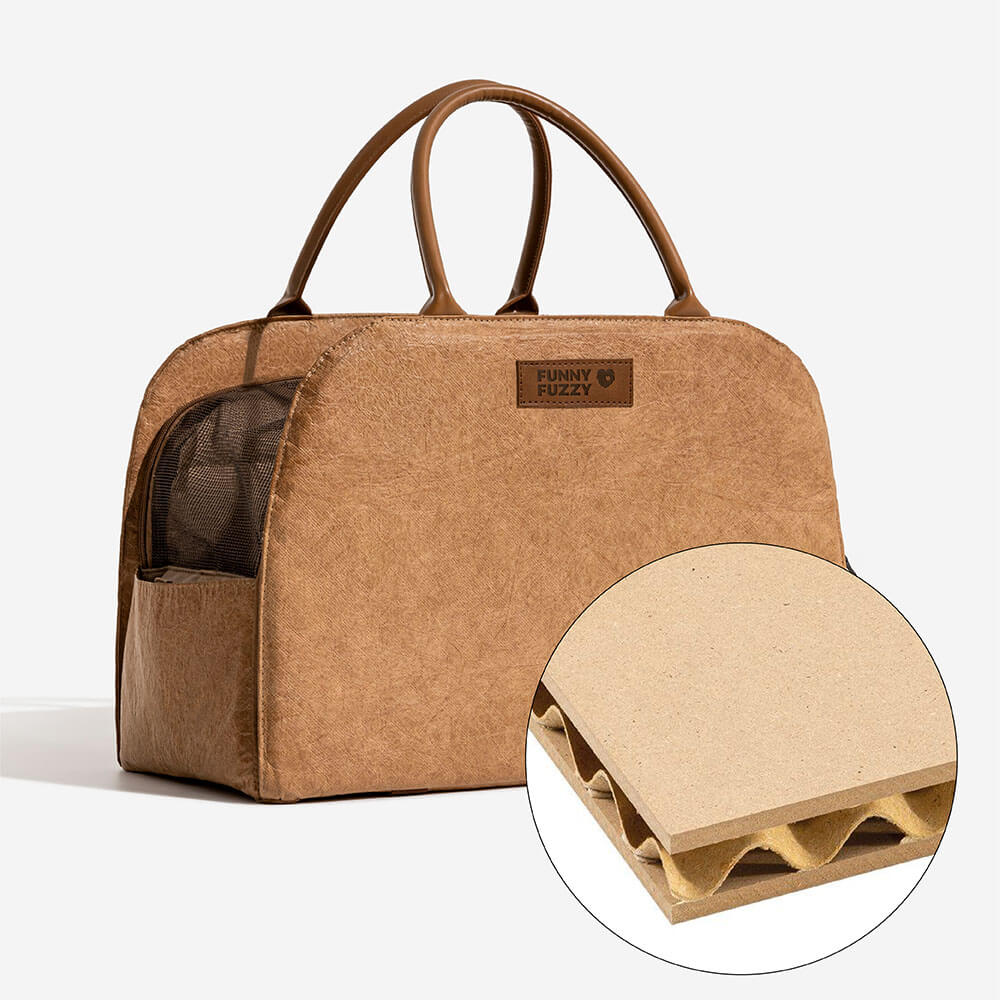 Stilvolle Haustiertasche, braun, umweltfreundlich, als praktisches Reiseaccessoire.