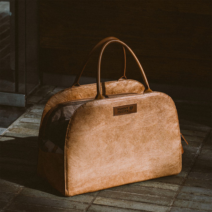 Erweiterbare Haustiertasche für Hunde & Katzen, braun, komfortabel & autosicher.