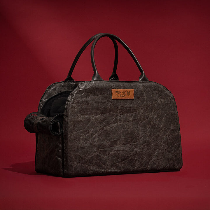 Robuste Hundetasche, wasserabweisend, für lange Reisen, in braun, nachhaltig.