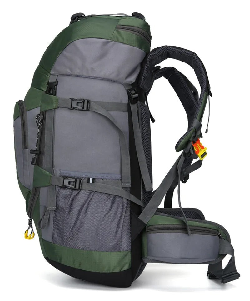 Innenansicht: Geräumiger 60L wasserdichter Outdoor-Rucksack, viel Stauraum für Reise-Essentials.
