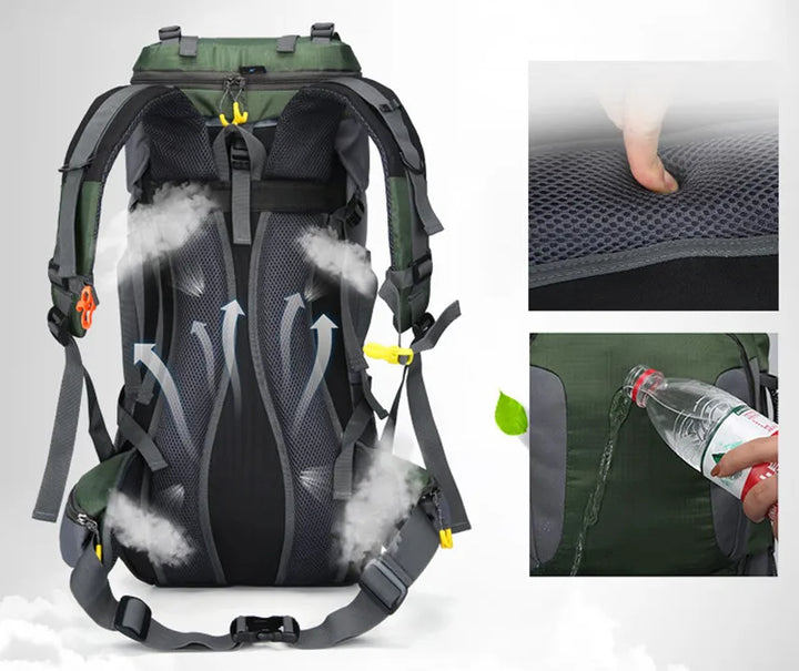 Vorderansicht des 60L Outdoor-Rucksacks, unisex, wasserdicht. Mit praktischen Außentaschen.