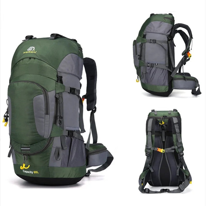 Seitenansicht: Robuster 60L Outdoor-Rucksack, unisex, wasserdicht. Viel Platz für Campingausrüstung.