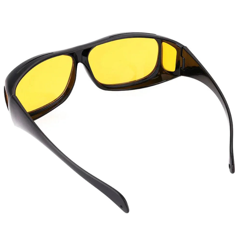 Nachtsichtbrille mit Blendschutz, reduziert Reflexionen deutlich, erhöht die Fahrsicherheit bei Nachtfahrten.