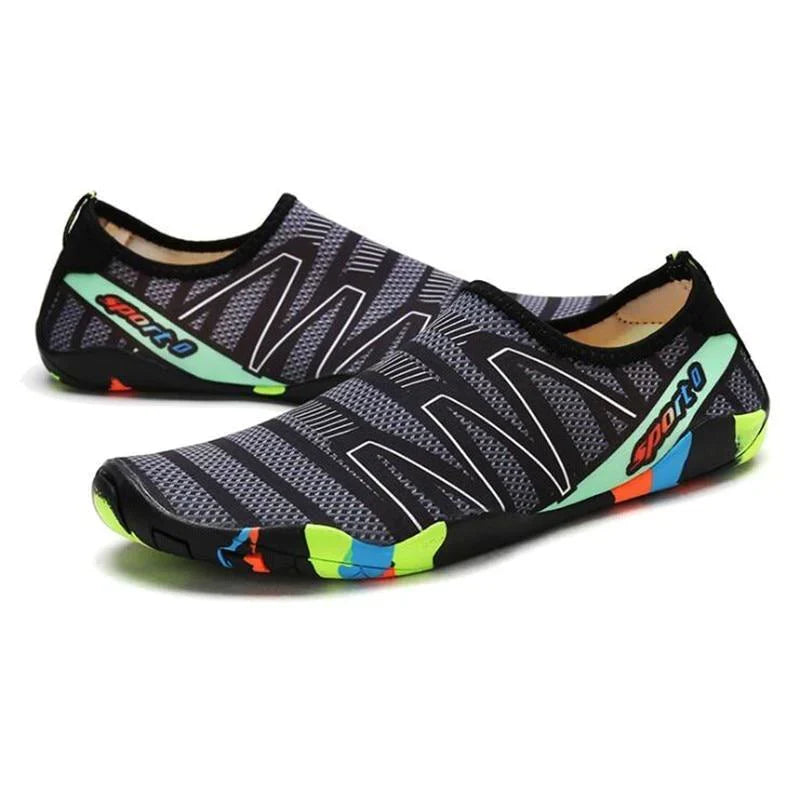 AquaFlex Wassersportschuhe, schnelltrocknend & flexibel, optimal für den Strandurlaub.