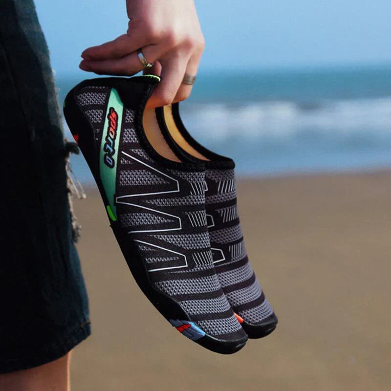 Robuste AquaFlex Outdoorschuhe unisex, rutschfeste Sohle, ideal für Wasseraktivitäten.