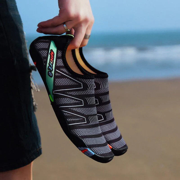 Robuste AquaFlex Outdoorschuhe unisex, rutschfeste Sohle, ideal für Wasseraktivitäten.