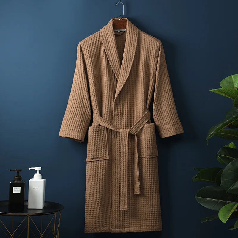 Geschenkidee: Unisex Bademantel aus Baumwolle für pure Entspannung. Ideal für Damen und Herren.