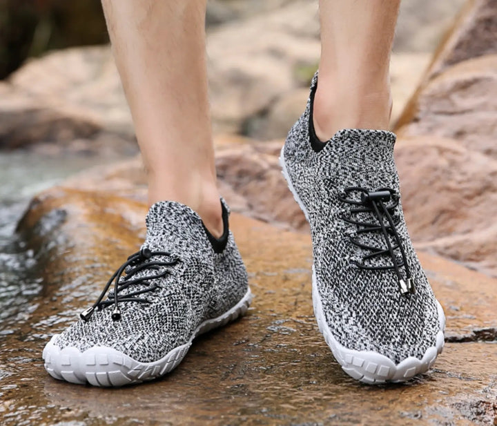 Flexibler & rutschfester Barfußschuh Alexis, ideal für Indoor-Training und Outdoor-Abenteuer.