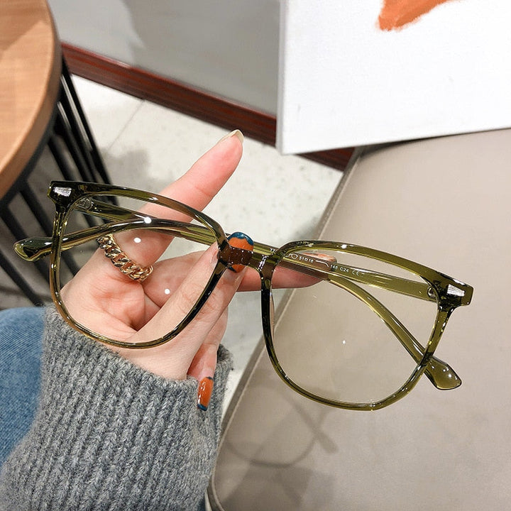 Unisex Blaulichtfilterbrille mit Sehstärke. Schützt Augen vor digitaler Belastung für klares Sehen.