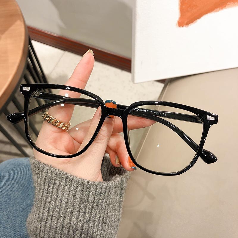 Unisex Blaulichtfilter-Schutzbrille mit Dioptrien für verbesserte Sicht und Augenkomfort.