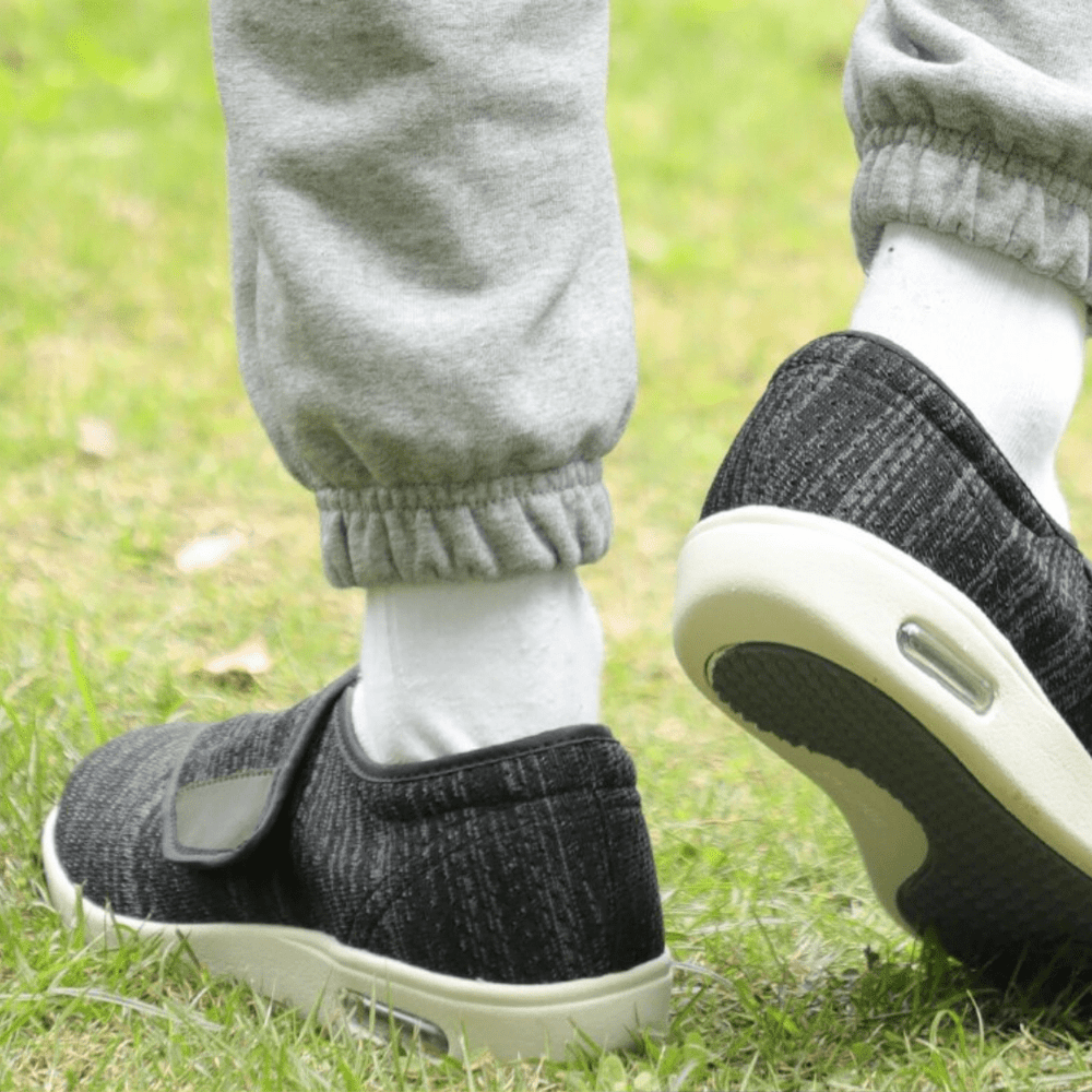 Komfortable Unisex Diabetikerschuhe mit Dämpfung und breiter Passform, ideal bei geschwollenen Füßen.