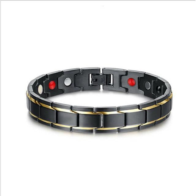 Energiearmband am Handgelenk, zeigt das elegante Design & die therapeutischen Eigenschaften bei Stress.