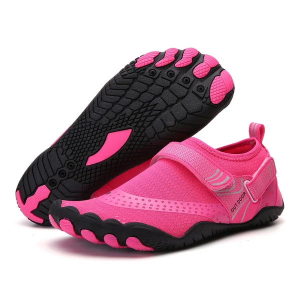 Extrem flexible Barfuß Wasserschuhe, leicht zusammenfaltbar und ideal für unterwegs auf Reisen.