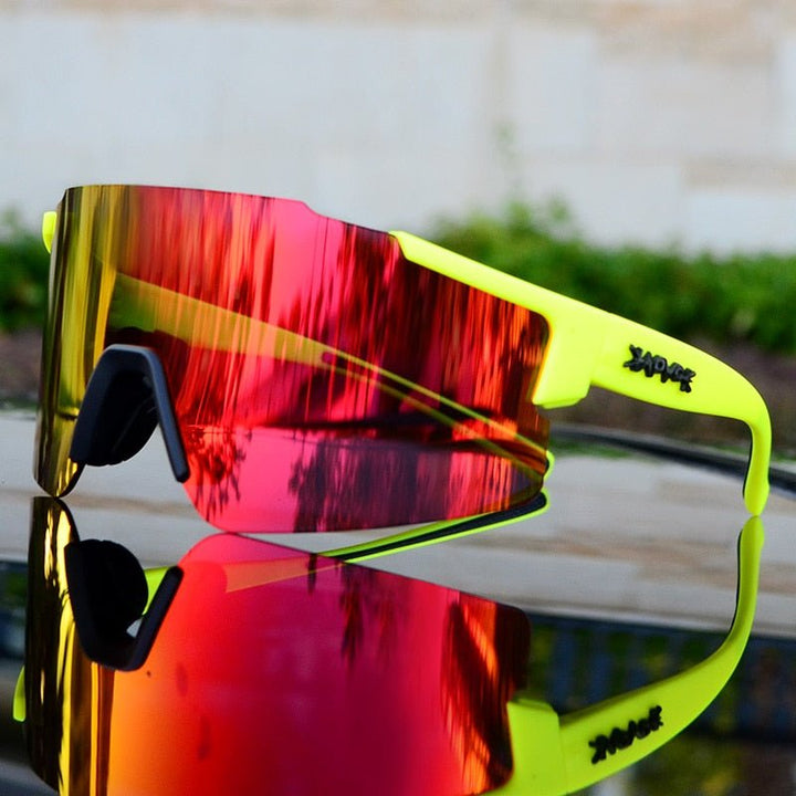 Effektiver UV-Schutz durch diese Unisex Sportbrille, optimiert für Radfahren und Outdoor-Aktivitäten.