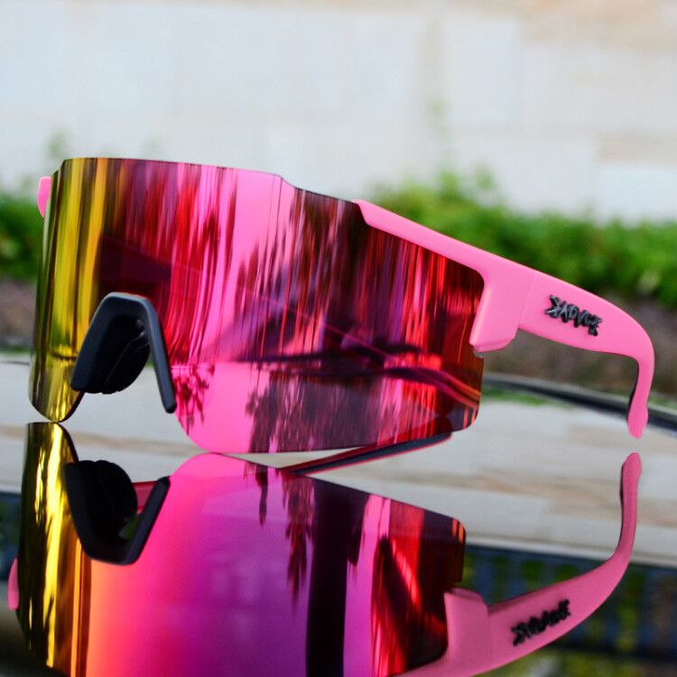 Aktiver Lebensstil: Fahrrad-Sonnenbrille mit UV-Schutz für Performance und Schutz beim Sport.