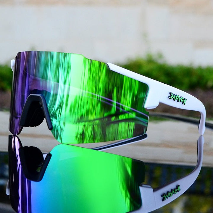 Performance-Fahrradbrille mit UV-Schutz und komfortablem Sitz, ideal für lange Radtouren.