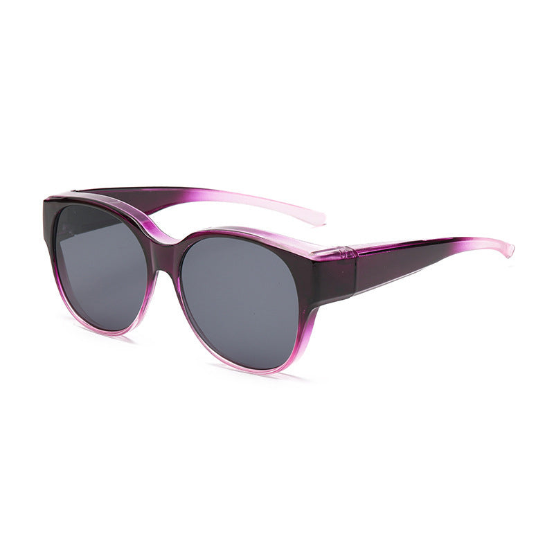Fit Over Sonnenbrille sicher in Schutzhülle. Polarisierter UV400 Augenschutz für unterwegs.