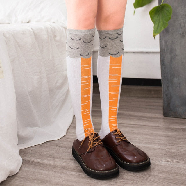 Lustige Hühnerschenkel Socken für ausgelassene Stimmung. Witziges Gag Geschenk & Kostümzubehör. Unisex.