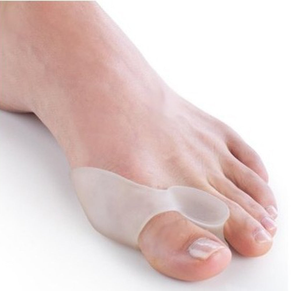 Orthopädischer Zehenkorrektor für Hallux Valgus, bietet Komfort, Schutz und Zehenausrichtung für bessere Fusspflege.