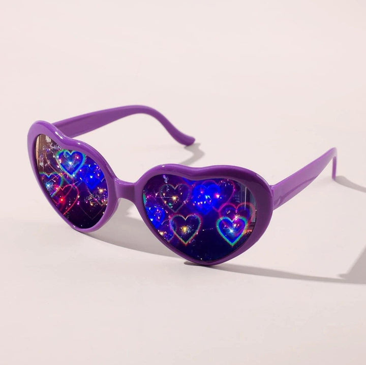 Klare Effektbrille mit Herzform und Lichtverwandlung, ein einzigartiges Accessoire für Events.