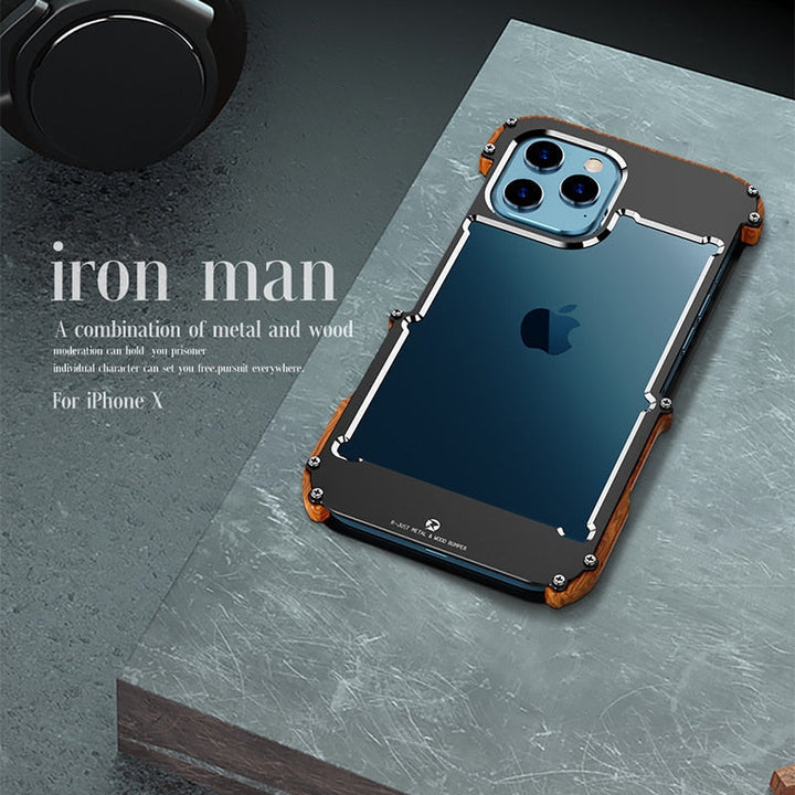 Detailansicht einer Holz iPhone Hülle Arbori mit natürlicher Maserung. Edle Echtholz Schutzhülle für iPhones.