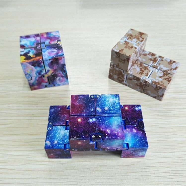 Kleiner, tragbarer Infinity Würfel, ein effektiver Fokus-Helfer & Anti-Stress-Spielzeug für Erwachsene & Jugendliche.