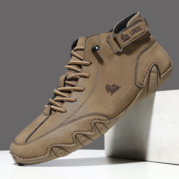 Schwarze Unisex Komfortschuhe, mit dämpfender Plattform, orthopädisch & für alle Größen.