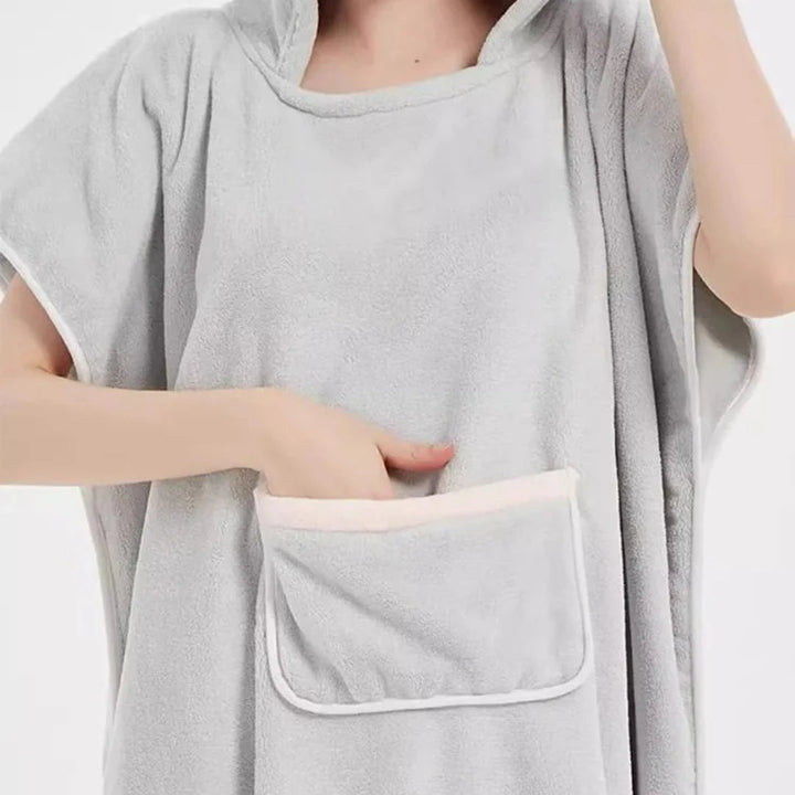 Gemütlicher Unisex Kapuzen-Bademantel für entspannte Stunden zuhause; Dein weiches Wohlfühl-Geschenk zur Entspannung.