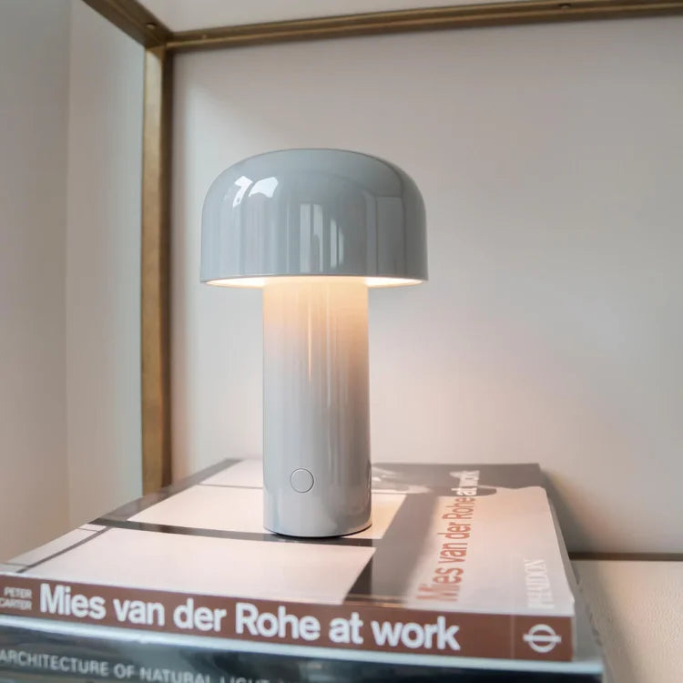 Multifunktionale LED Dekolampe mit Akku, dimmbar, perfekt für Schlaf- oder Wohnzimmer.
