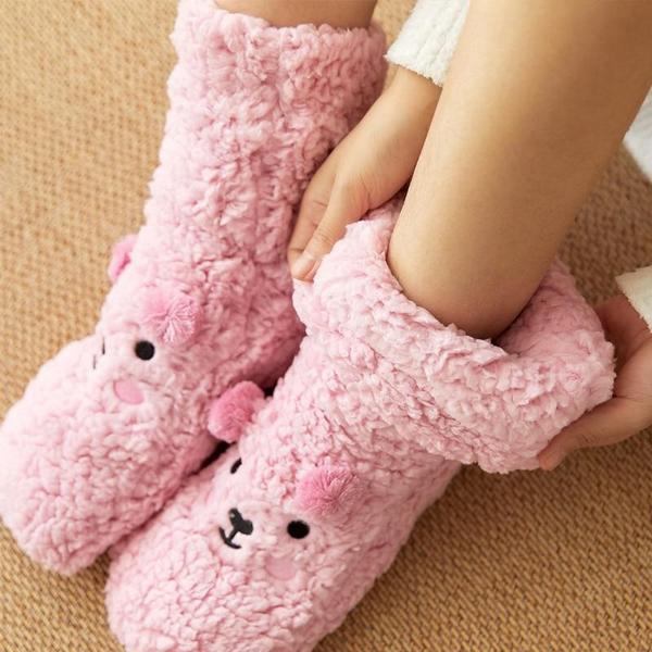 Warme Llama-Alpaka-Socken als Hausschuhe, mit Anti-Rutsch-Noppen, perfekt für gemütliche Abende zuhause.