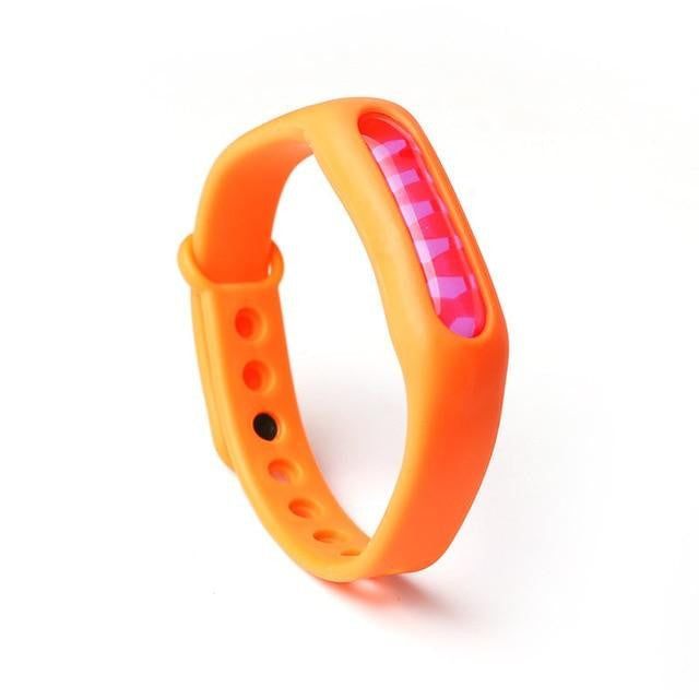 Hautfreundliches Silikon Mückenarmband mit natürlichen Ölen, ideal für sensible Haut.