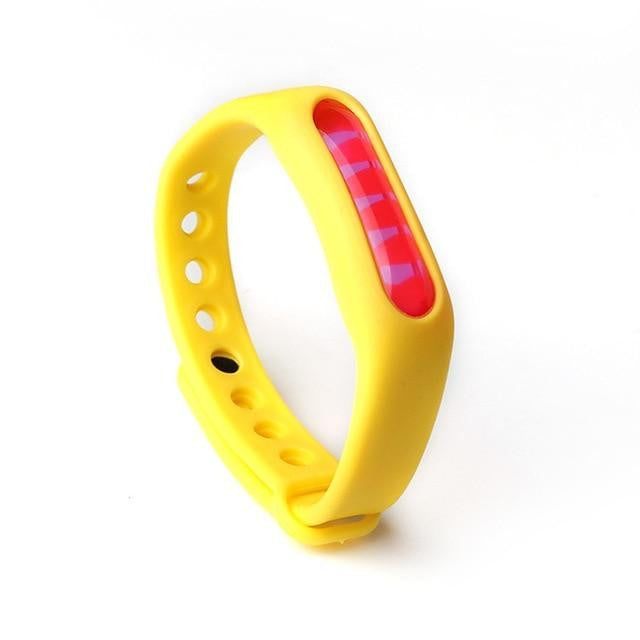 Praktisches Mückenarmband für alle Altersgruppen, perfekter Begleiter für ungestörte Sommerabende.